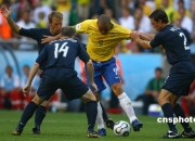 开云体育教练-巴西传奇告别，国际比赛高潮迭起的简单介绍