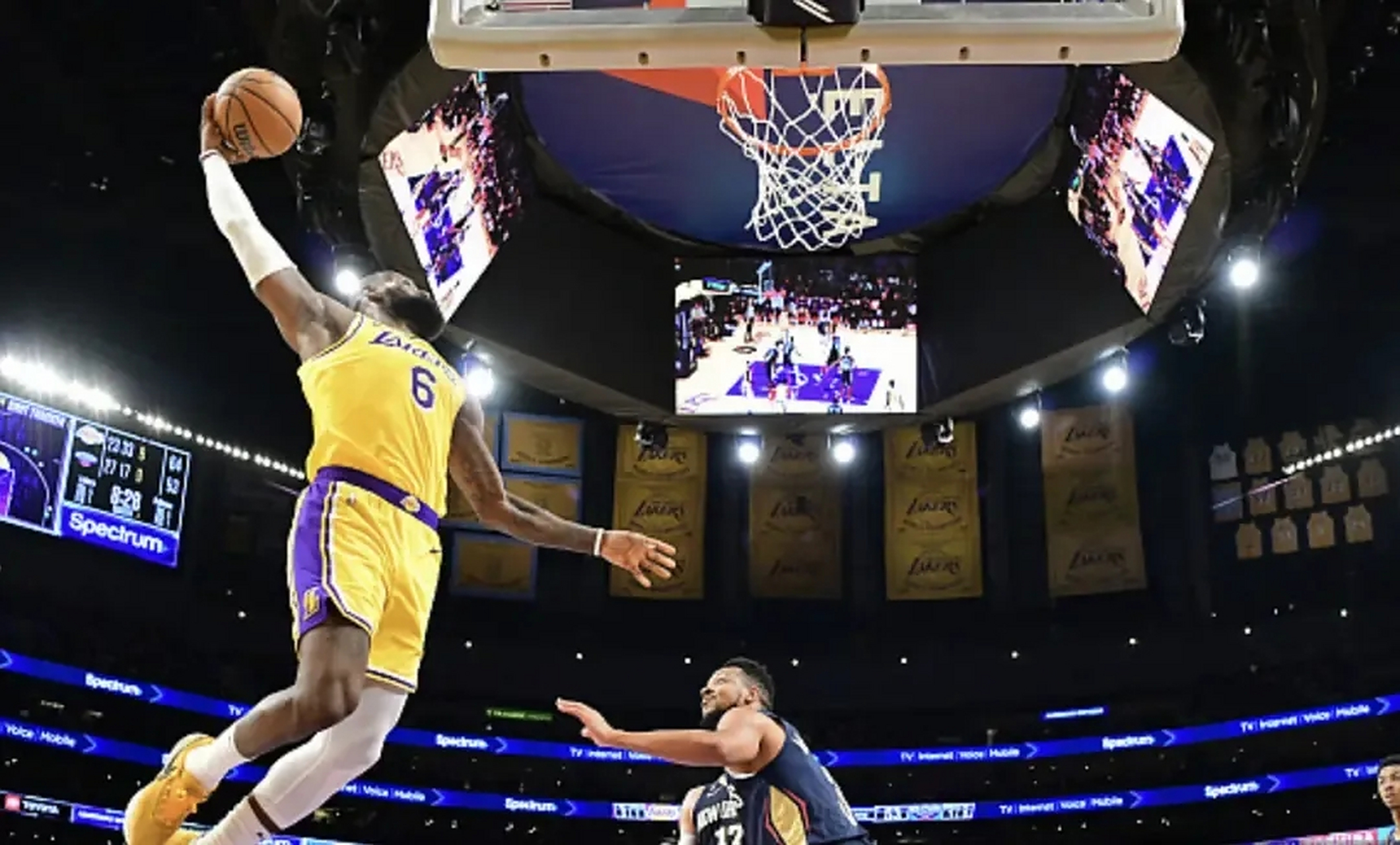 关于湖人客场占领火玫，取得六连胜的信息