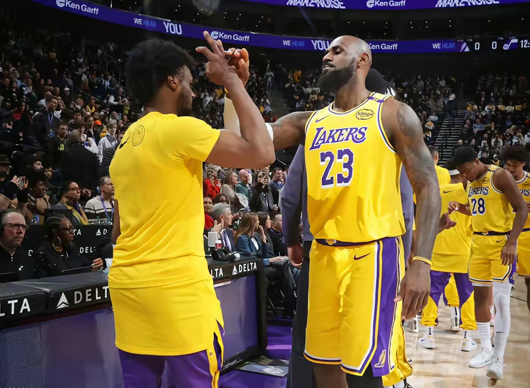 开拓者惨败湖人,连续两败 开拓者惨败湖人,连续两败