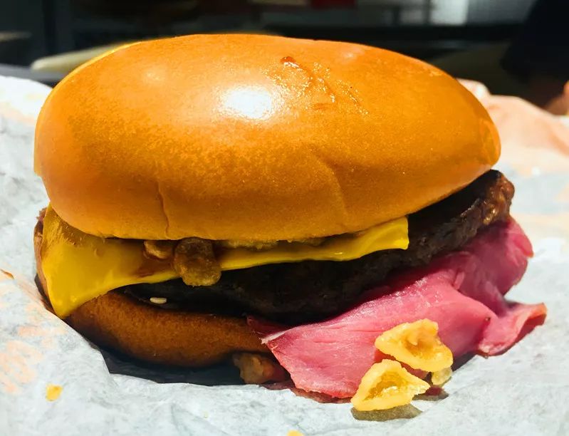 包含汉堡SV不敌对手，锁定垫底位置的词条