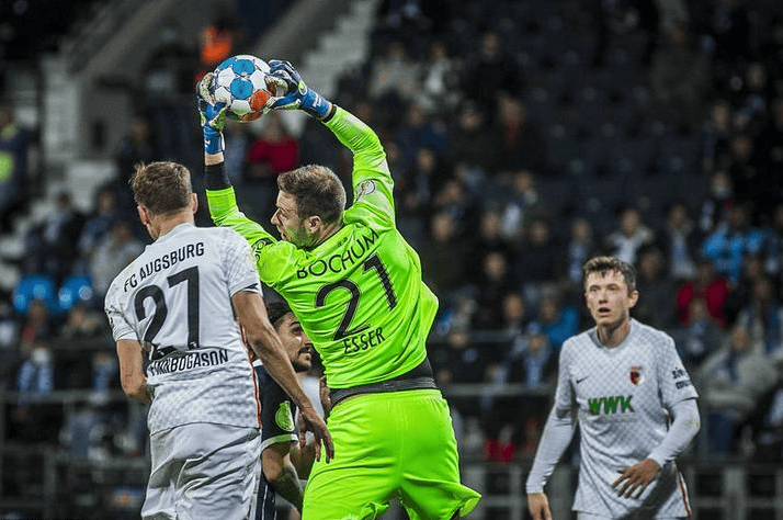 包含奥格斯堡队获得激动人心的胜利，迎来好转的词条