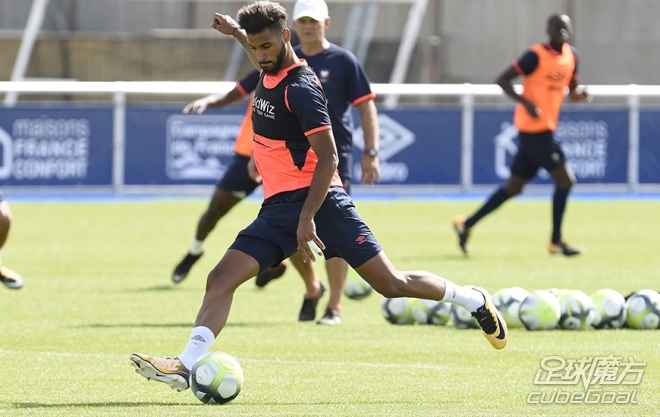 包含卡昂主场迎战里尔：争夺积分保留竞争优势的词条