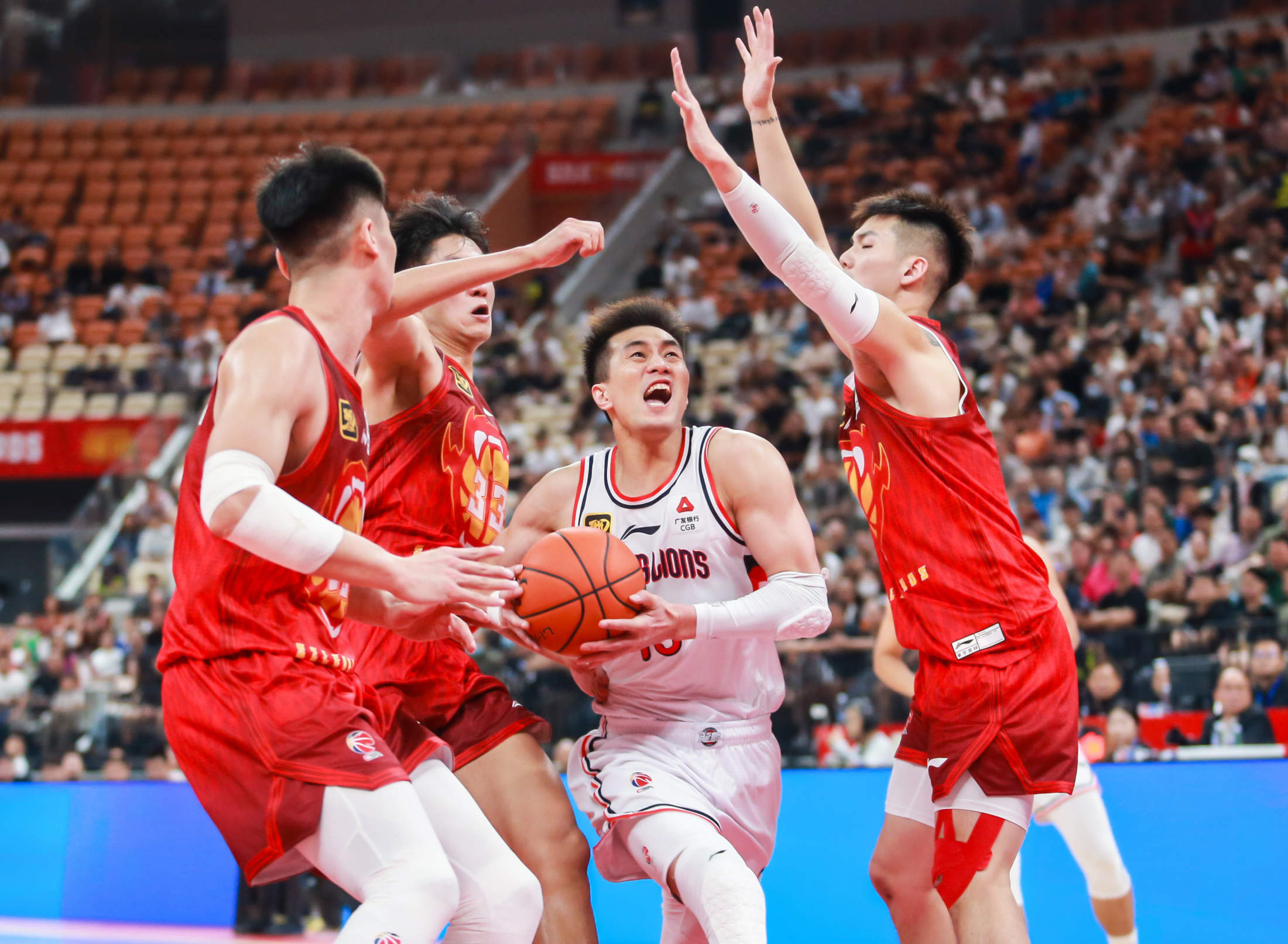 关于热门球队实力强劲，胜负难料的信息