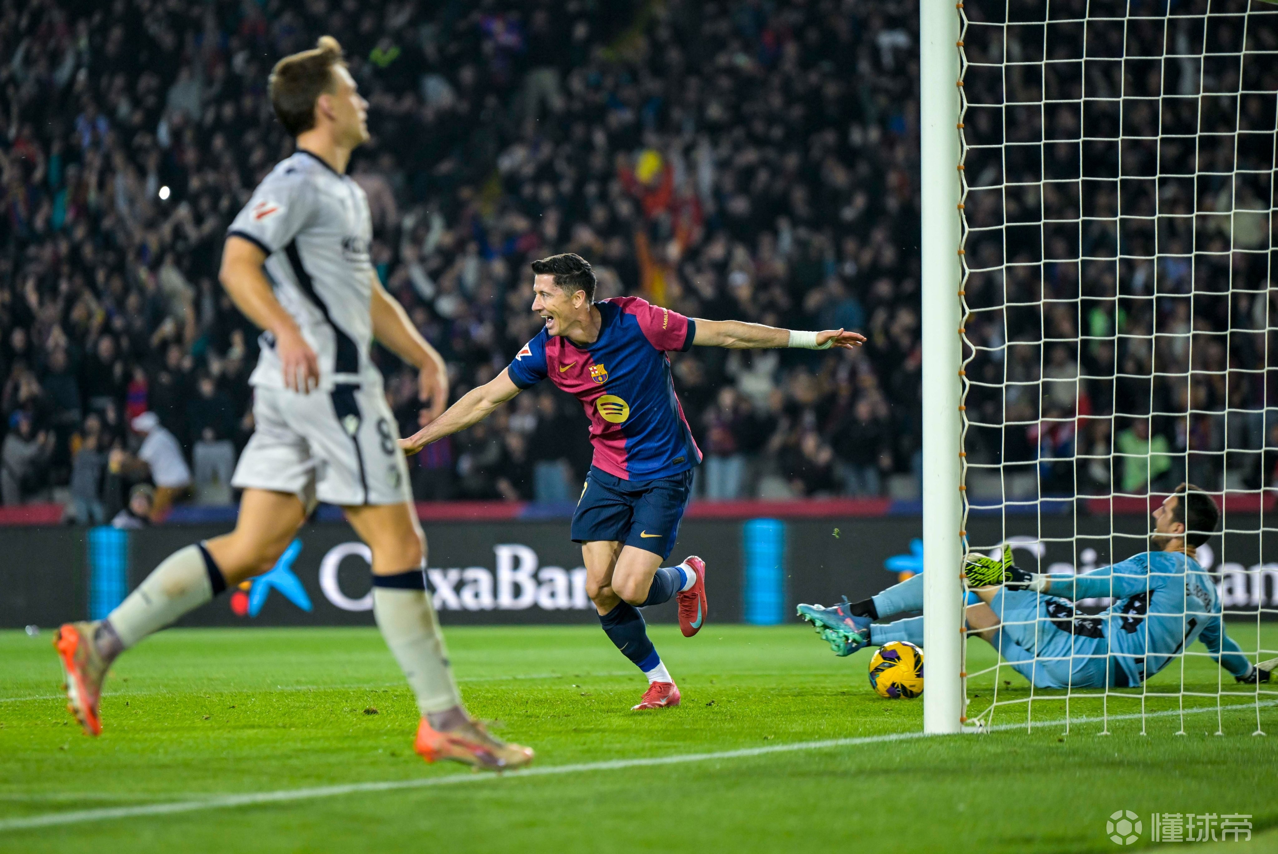 雷加利斯主场迎战奥萨苏纳，团结一心的简单介绍