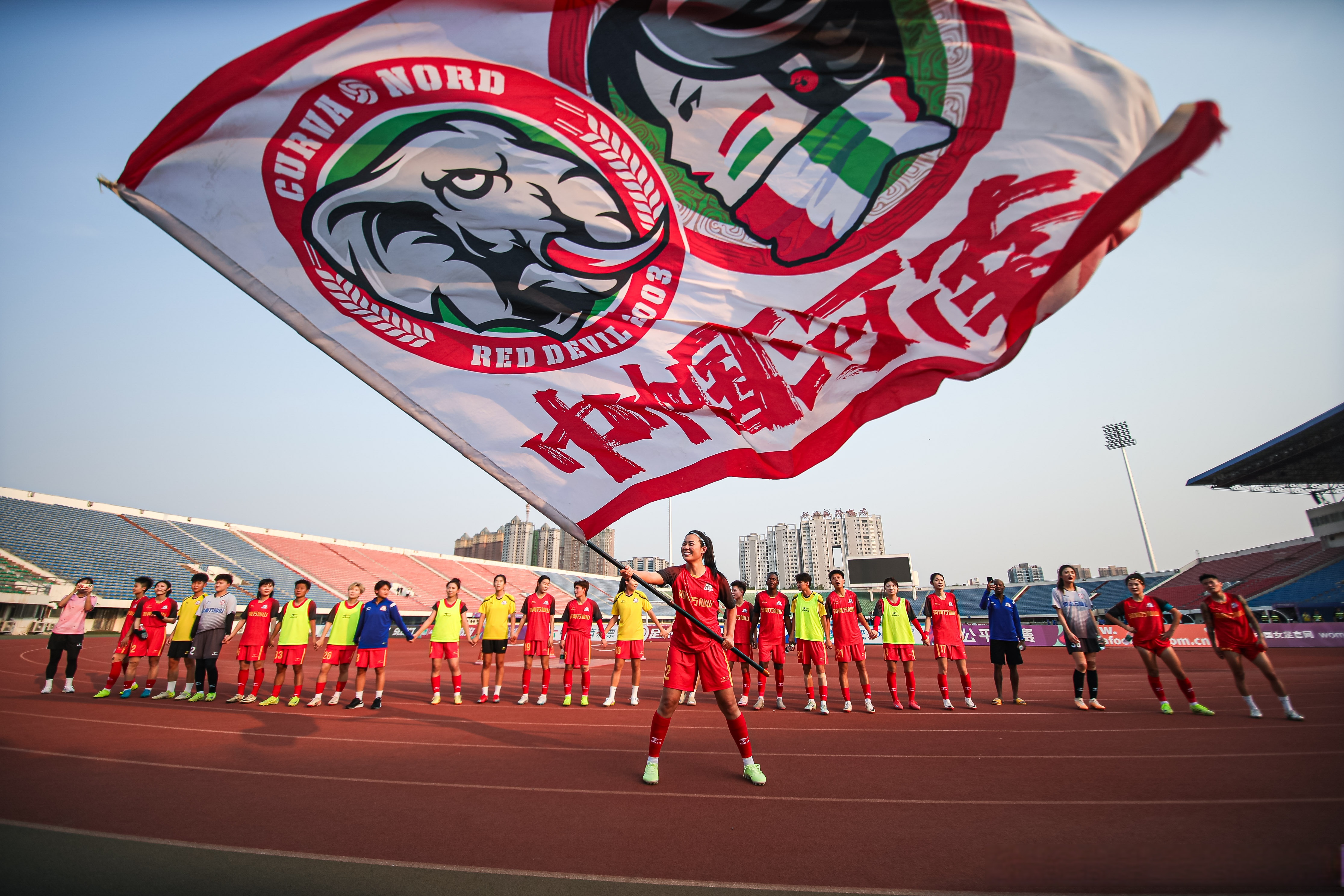 队长率队击败对手,继续保持不败的简单介绍 队长率队击败对手,继续保持不败的简单介绍