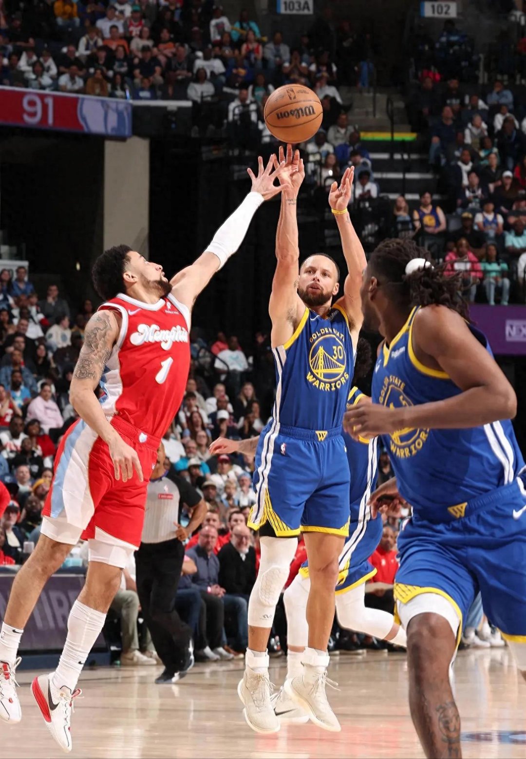 灰熊主场告捷,雄鹿队遭遇突如其来失败的简单介绍 灰熊主场告捷,雄鹿队遭遇突如其来失败的简单介绍