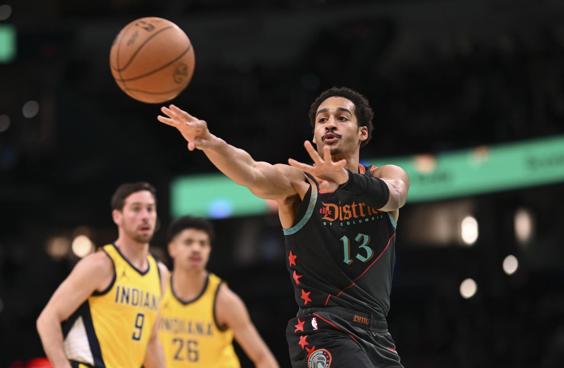 包含步行者客场击败奇才，取得三连胜的词条