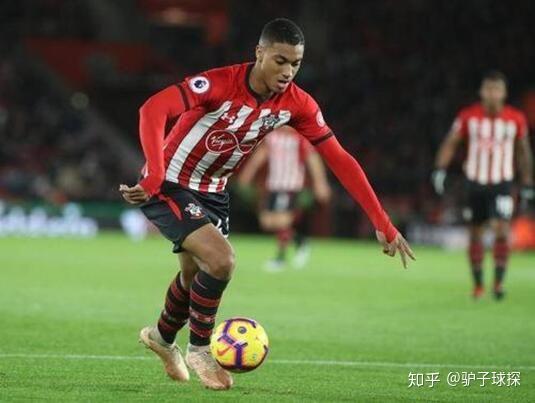 包含南安普顿主场战平狼队，保持不败韧性的词条